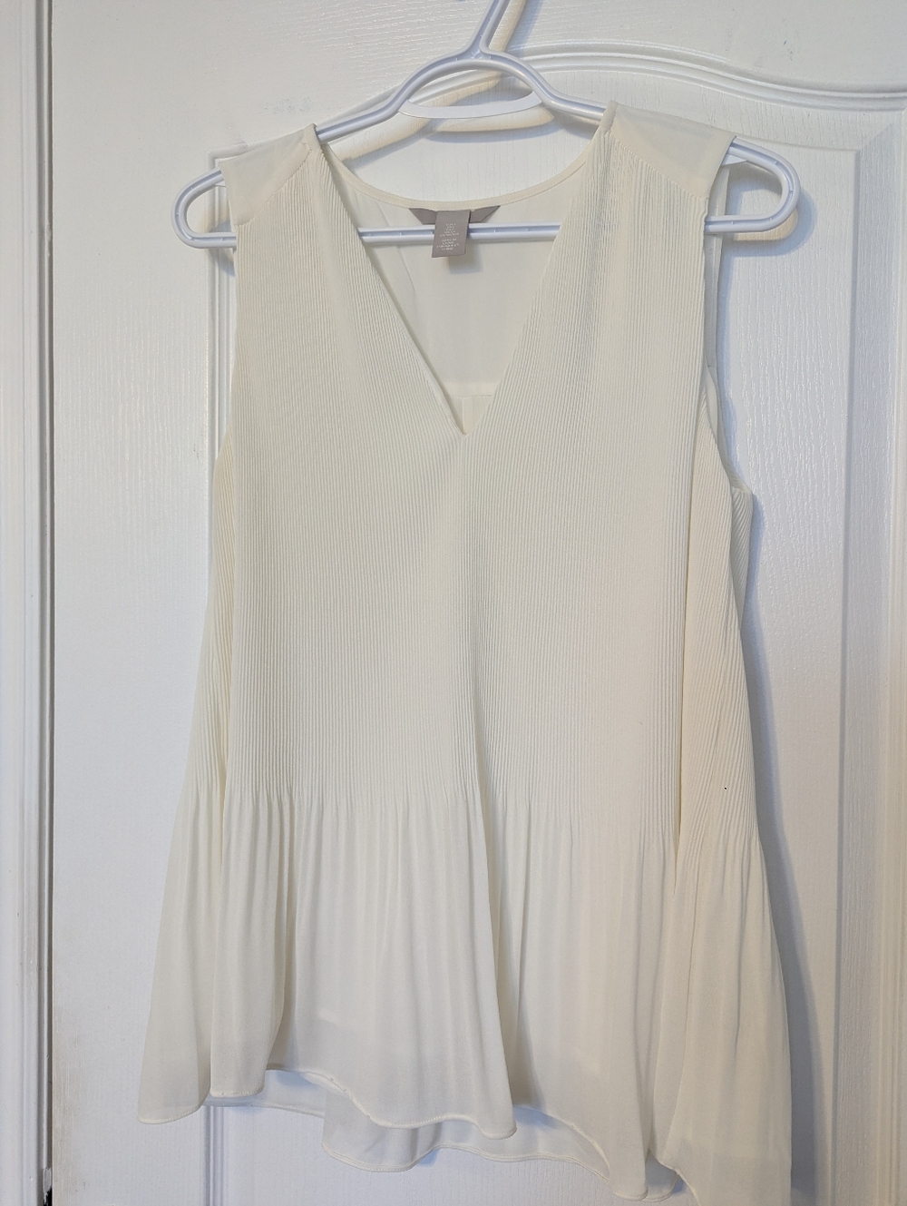 H and My Cream Sleeveless V-Neck Peplum Top